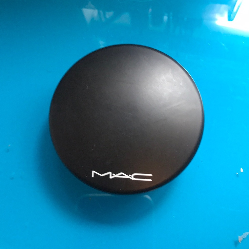Mac A Waft of Grey Palette
